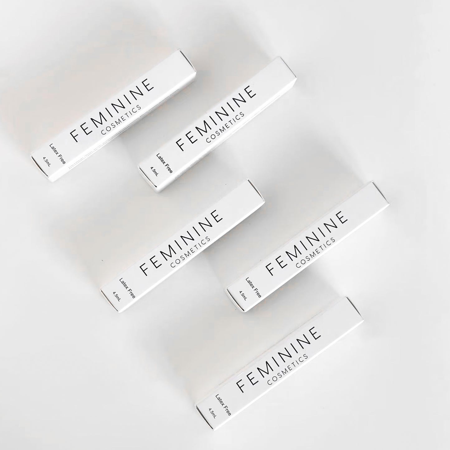 Feminine cosmetics lash glue transparant