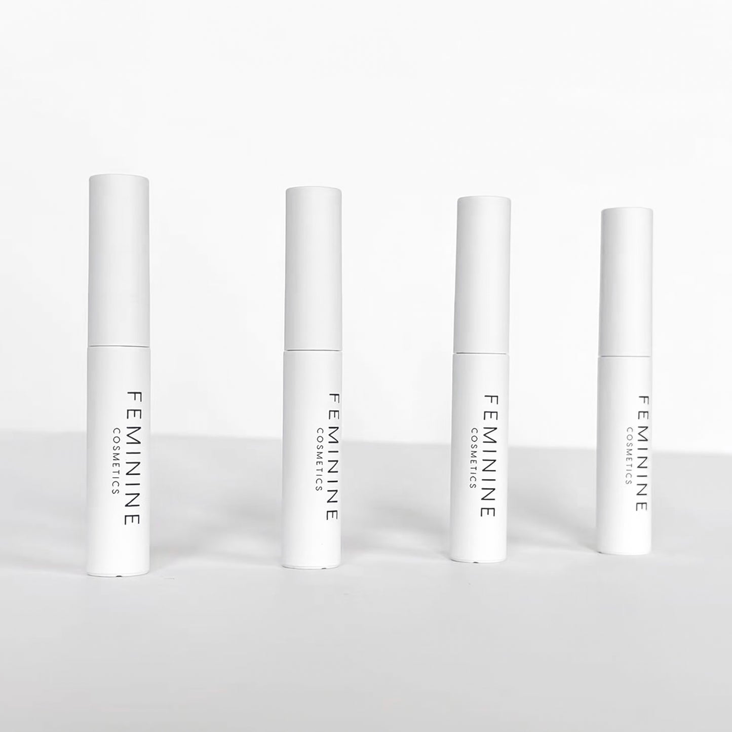 Feminine cosmetics lash glue transparant
